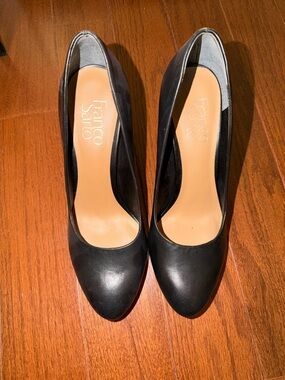 Franco Sarto Black Pointed-Toe Leather Pumps